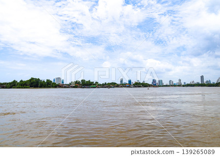 湄南河和曼谷城市景觀 湄南河和曼谷城市景觀 139265089