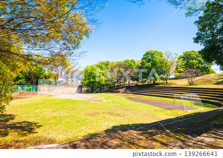 A small park in a residential area 139266641