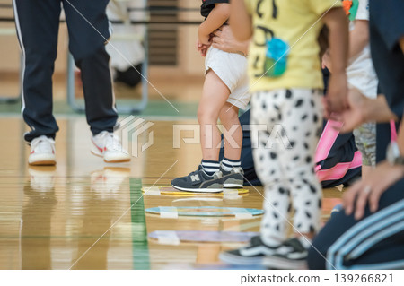 【幼兒園運動會障礙賽開始】 139266821