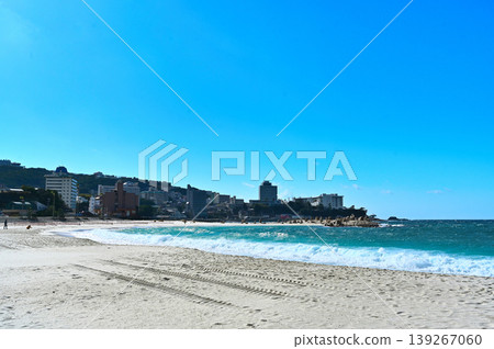 Shirahama Beach in Wakayama during the off-season Shirahama Beach in Wakayama during the off-season 139267060