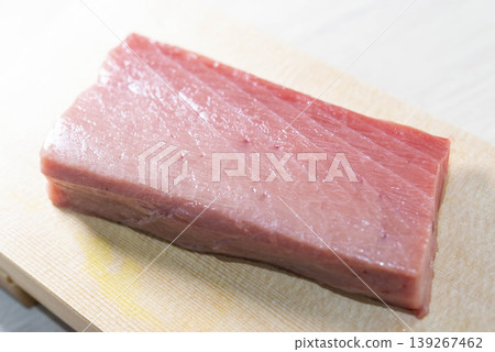 Fresh medium fatty tuna sashimi 139267462