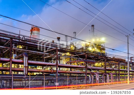 Factory night view · Keihin industrial area Factory night view · Keihin industrial area 139267850
