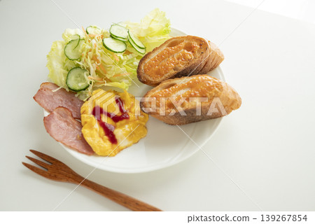 Mentaiko French Bread One-Plate Breakfast Mentaiko French Bread One-Plate Breakfast 139267854