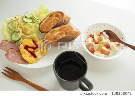 Mentaiko French Bread One-Plate Breakfast Mentaiko French Bread One-Plate Breakfast 139268041