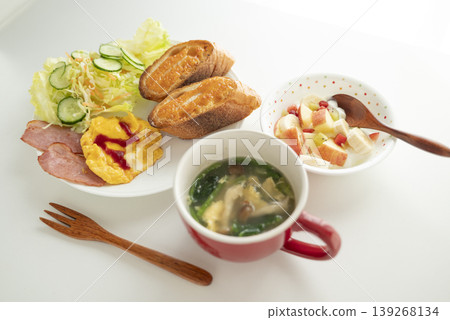 Mentaiko French Bread One-Plate Breakfast Mentaiko French Bread One-Plate Breakfast 139268134