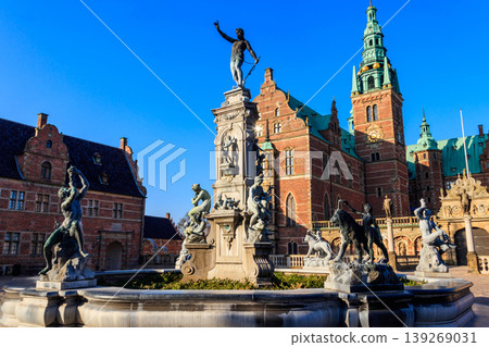 Neptune Fountain in a front of Frederiksborg castle in Hillerod, Denmark 139269031