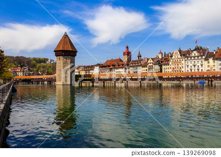 Chapel bridge spanning the river Reuss in the city of Lucerne, Switzerland Chapel bridge spanning the river Reuss in the city of Lucerne, Switzerland 139269098