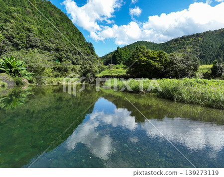 Scenery of the Shimanto River in Nakatosa Town, Kochi Prefecture 139273119