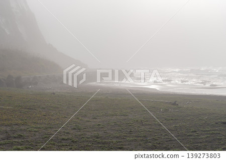 Morning at Byobugaura and Iioka Beach, shimmering waves and shrouded in mist. Morning at Byobugaura and Iioka Beach, shimmering waves and shrouded in mist. 139273803