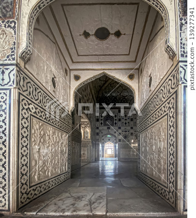 The famous Amber Fort, the fortified residence of Raja Man Singh I in the northern suburbs of Jaipur, India 139277341