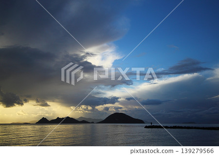 Seaside town of Turgutreis and spectacular sunsets Seaside town of Turgutreis and spectacular sunsets 139279566