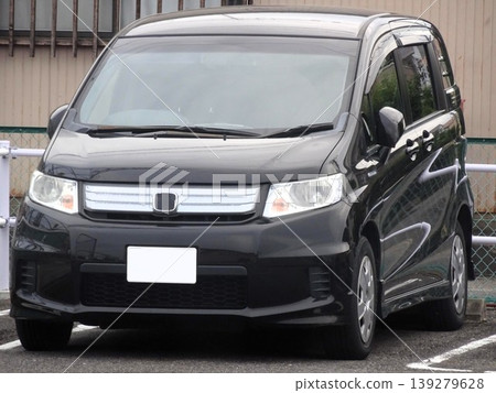 汽車停在停車場 汽車停在停車場 139279628