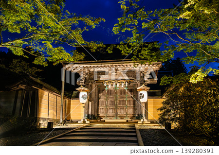 Night view of Kongobu-ji Temple on Mount Koya - Main Gate Night view of Kongobu-ji Temple on Mount Koya - Main Gate 139280391