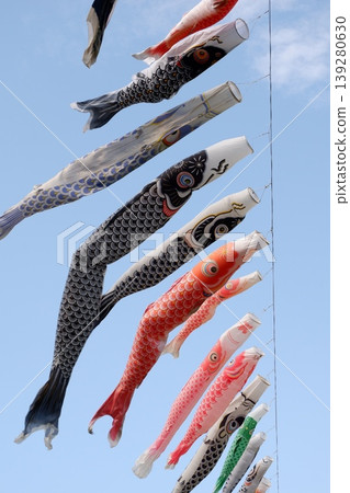 游泳在天空的鯉魚飄帶 游泳在天空的鯉魚飄帶 139280630