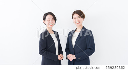 Working women / Businesswomen Working women / Businesswomen 139280862
