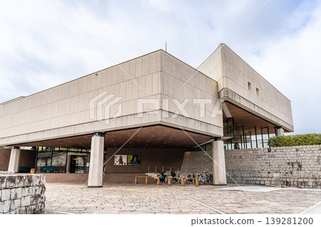 京都東山 - 千奧博古館博物館(主要以東亞藝術為主題的博物館) - 公開展示曾經強大的財閥(金融集團)住友家族的藝術收藏。 京都東山 - 千奧博古館博物館(主要以東亞藝術為主題的博物館) - 公開展示曾經強大的財閥(金融集團)住友家族的藝術收藏。 139281200