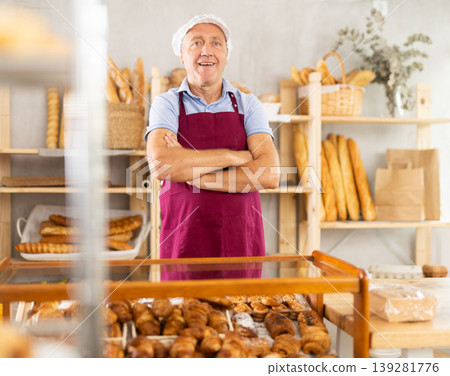Man seller of bakery store is standing in trading floor, waiting for visitors 139281776