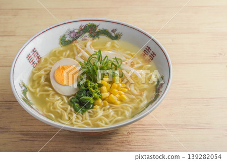 春季限定版:油菜花鹽拉麵 春季限定版:油菜花鹽拉麵 139282054