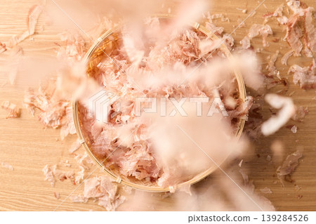 Thinly shaved bonito served in a basket 139284526