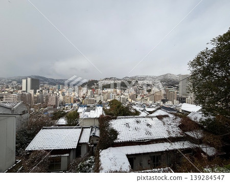 Snowy Nagasaki landscape - City view from near Kameyama Shachu Snowy Nagasaki landscape - City view from near Kameyama Shachu 139284547