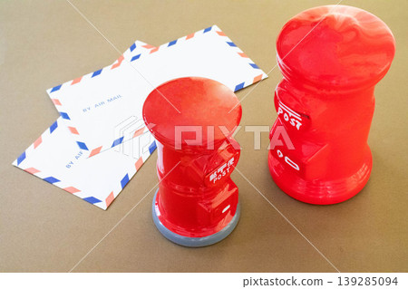 [Tabletop Photo] Image of Mail 139285094