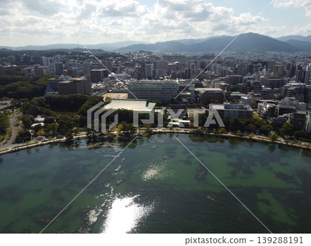 這是從福岡縣福岡市大梶公園用無人機拍攝的福岡市空拍畫面。 這是從福岡縣福岡市大梶公園用無人機拍攝的福岡市空拍畫面。 139288191