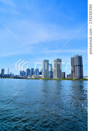 A cluster of high-rise apartment buildings as seen from Toyosu Park A cluster of high-rise apartment buildings as seen from Toyosu Park 139288360