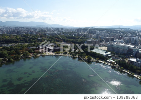 這是從福岡市大濠公園用無人機拍攝的福岡市空拍畫面。 這是從福岡市大濠公園用無人機拍攝的福岡市空拍畫面。 139288368