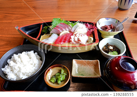 Fresh sashimi set meal Fresh sashimi set meal 139288555