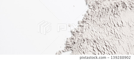 The texture of white cosmetic clay. The concept of cosmetic procedures or mud treatment. Copy space The texture of white cosmetic clay. The concept of cosmetic procedures or mud treatment. Copy space 139288902