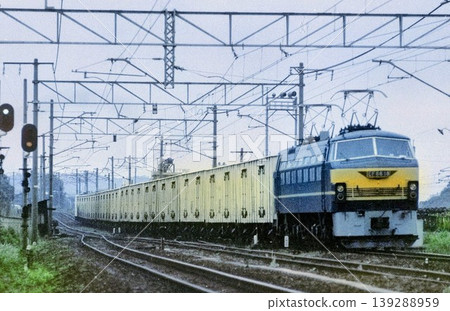 EF66 southbound express freight train (fresh fish) at Shin-Shimonoseki / Photographed in May 1976 EF66 southbound express freight train (fresh fish) at Shin-Shimonoseki / Photographed in May 1976 139288959