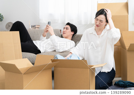 準備搬家的青年男女：生活照 139289090
