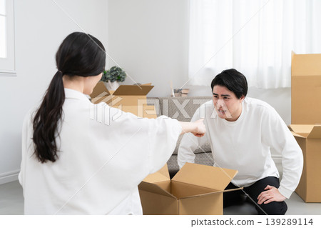 準備搬家的青年男女：生活照 139289114