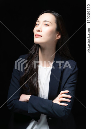 Young woman in a business suit Business image Young woman in a business suit Business image 139289330