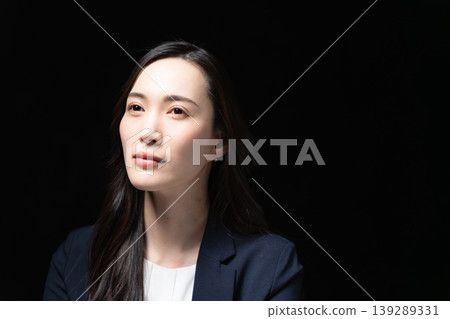 Young woman in a business suit Business image Young woman in a business suit Business image 139289331