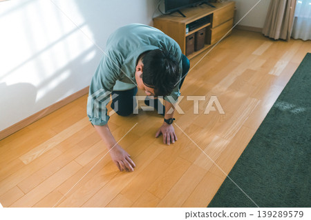 地板 檢查 打勾 139289579