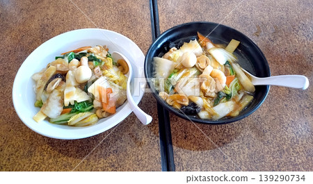 Delicious Chinese rice and mixed vegetable ramen Delicious Chinese rice and mixed vegetable ramen 139290734