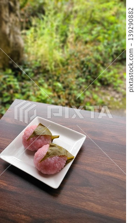 日式點心、櫻花麻糬和綠意盎然的景色:日本的春天來了 日式點心、櫻花麻糬和綠意盎然的景色:日本的春天來了 139290882