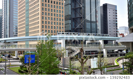 The Yurikamome train runs through the canyons of buildings in Shiodome. 139292483