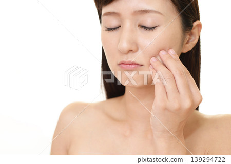 Women who care about your skin Women who care about your skin 139294722