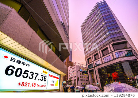 東京城市景觀股價首次突破6萬日圓大關，收在60537.36日圓。該股僅用了六個月就達到了6萬日圓大關，創下了有史以來最快的紀錄。 139294876