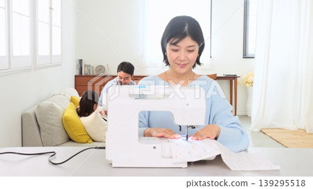 Family conversation sewing machine image Family conversation sewing machine image 139295518