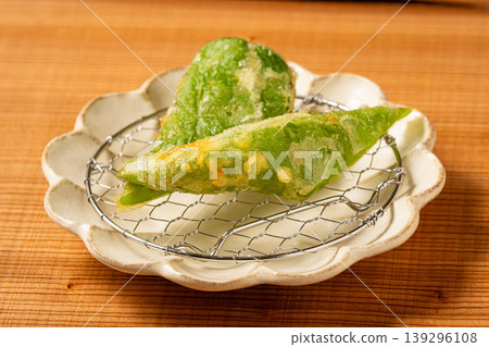 用萬願寺辣椒製成的天婦羅；精緻的京都炸蔬菜。 139296108