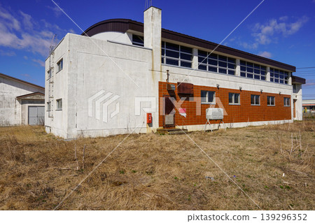 Nemuro City Hanasaki Elementary School (closed school, now Habomai Sports Center) Nemuro City Hanasaki Elementary School (closed school, now Habomai Sports Center) 139296352
