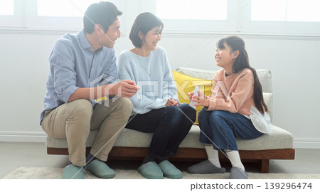 New Year's money family image New Year's money family image 139296474