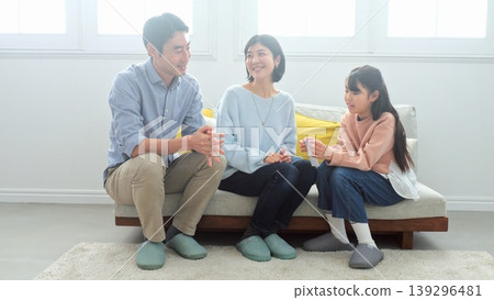 New Year's money family image New Year's money family image 139296481