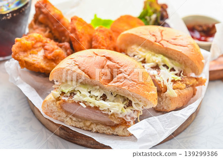 Sliced chicken tatsuta-age burger 139299386