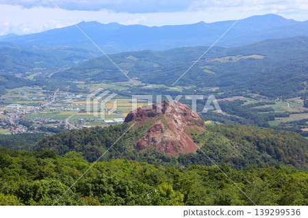 從有須山眺望昭和新山 從有須山眺望昭和新山 139299536