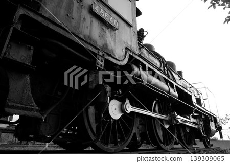 The 8620-type steam locomotive preserved in front of Niisato Station The 8620-type steam locomotive preserved in front of Niisato Station 139309065