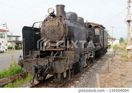 The 8620-type steam locomotive preserved at Niisato Station 139309084